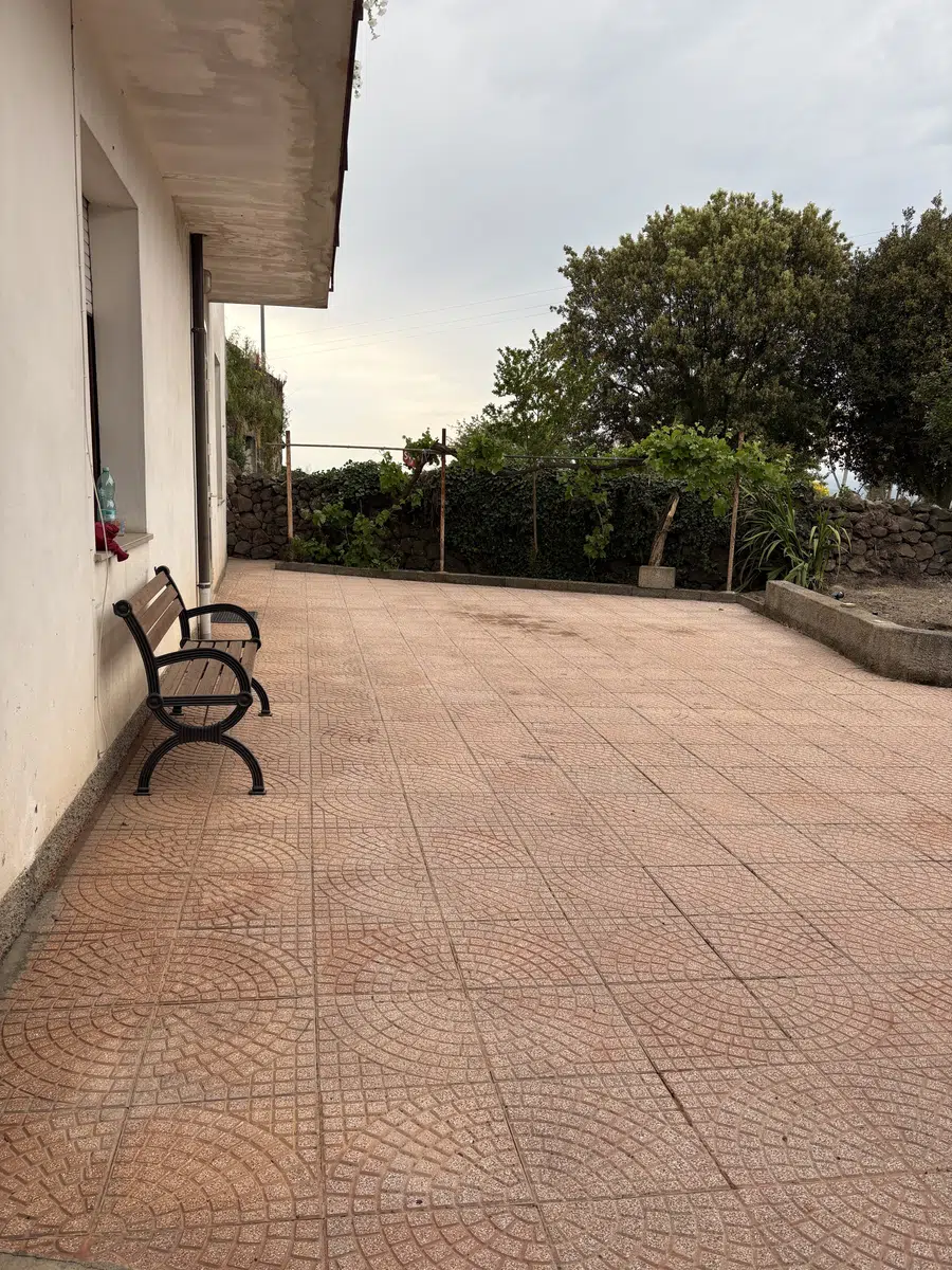 Vista laterale della pavimentazione dopo la pulizia