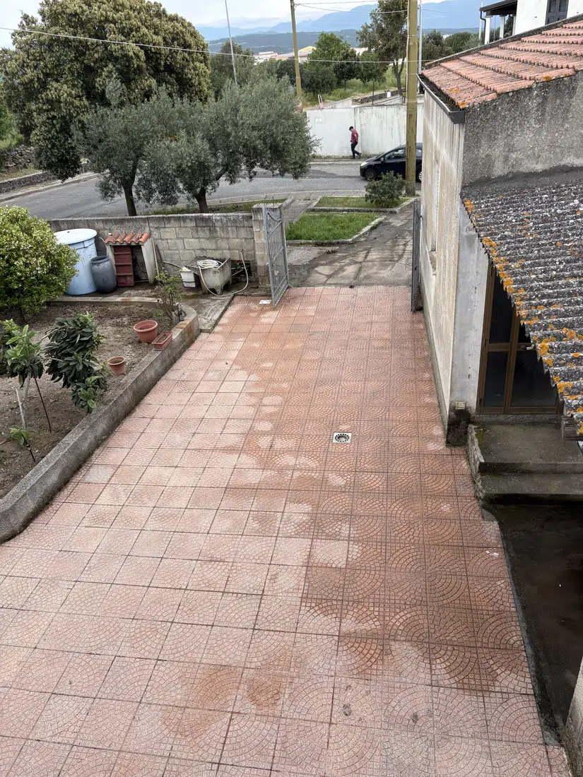 Vista panoramica della pavimentazione pulita