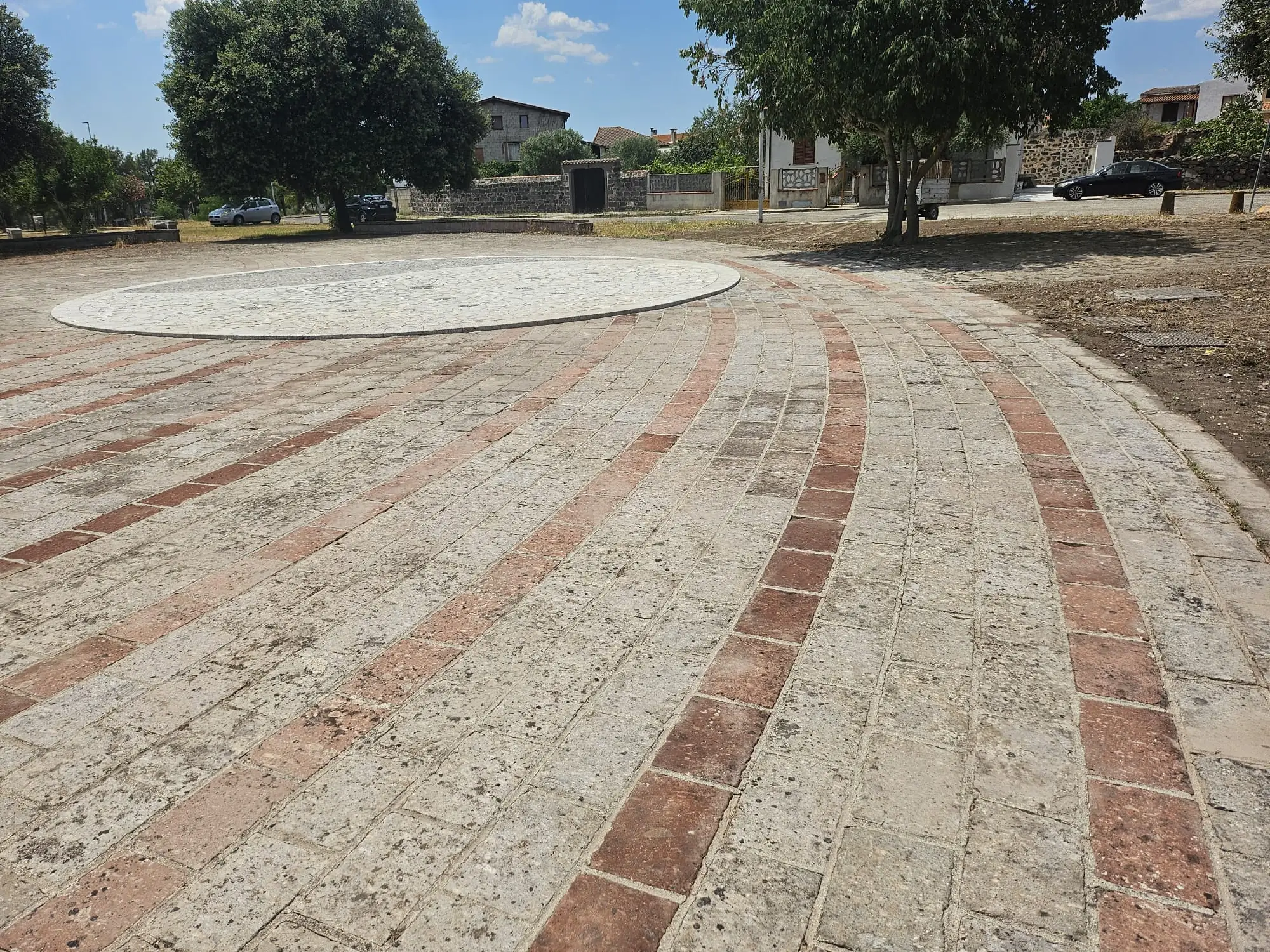 Dettaglio della pavimentazione della piazza