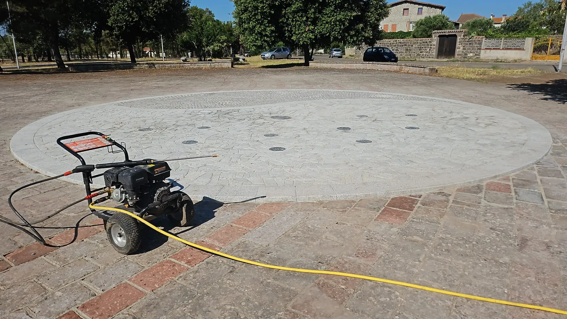 Vista della pavimentazione della piazza