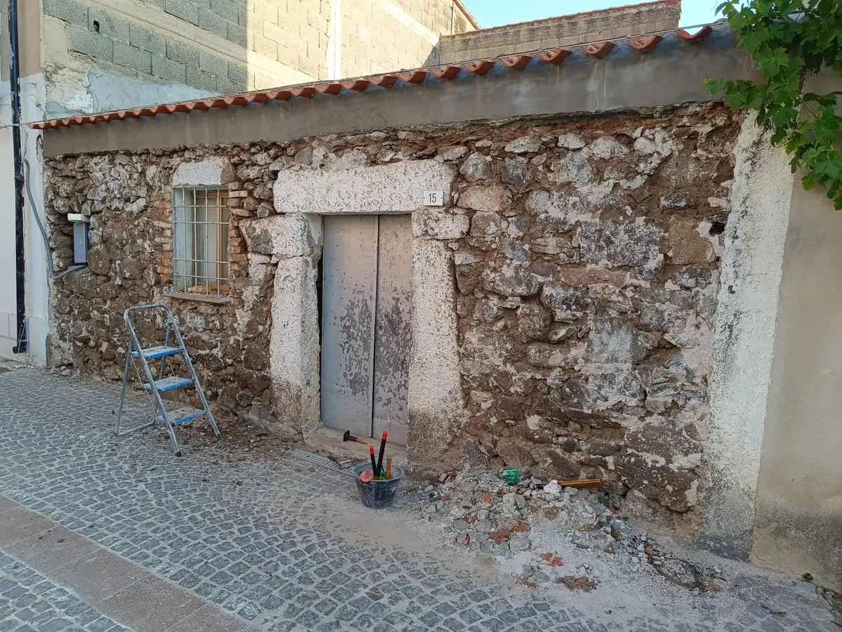 Dettaglio conclusivo del recupero della pietra